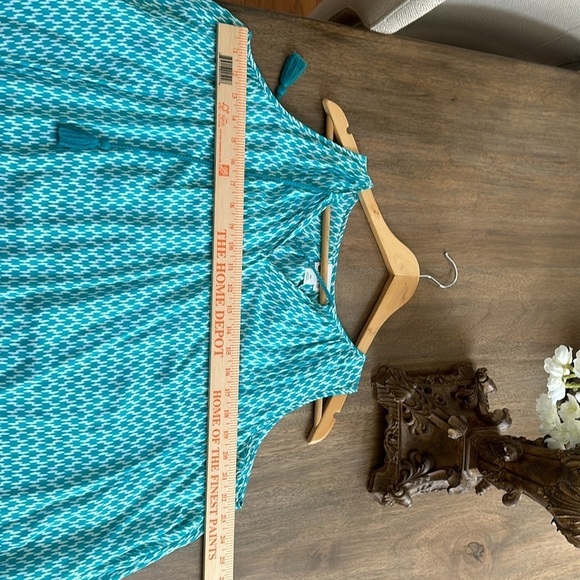Women’s petite small stylus turquoise/white handkerchief bottom top - Picture 4 of 4